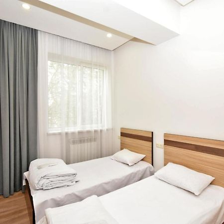 Rent Inn Yerevan On Chaykovski Street Екстериор снимка