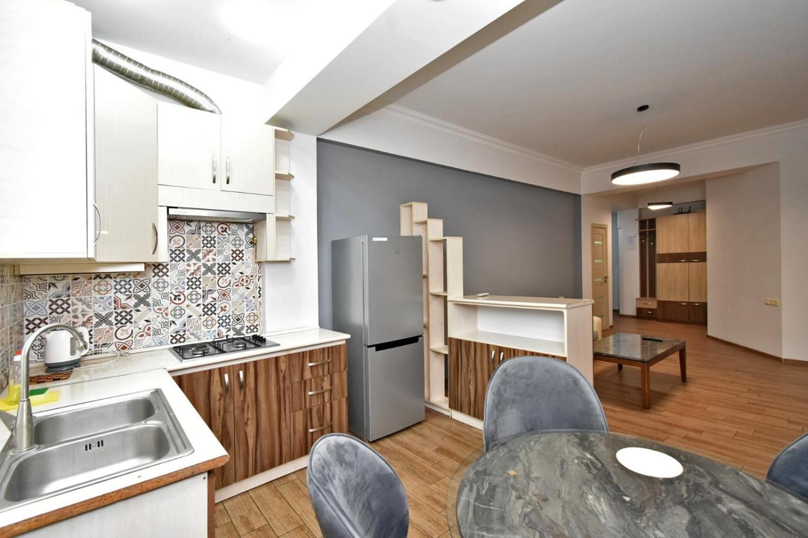 Rent Inn Yerevan On Chaykovski Street Екстериор снимка