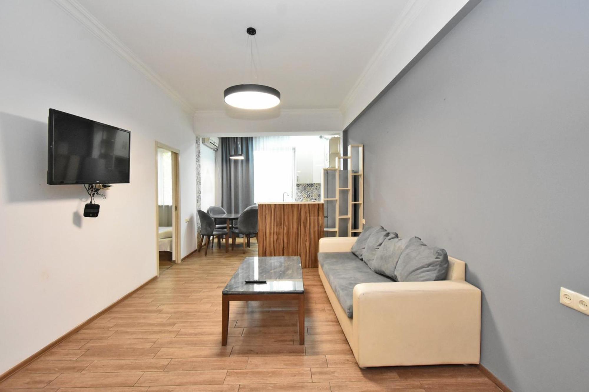 Rent Inn Yerevan On Chaykovski Street Екстериор снимка