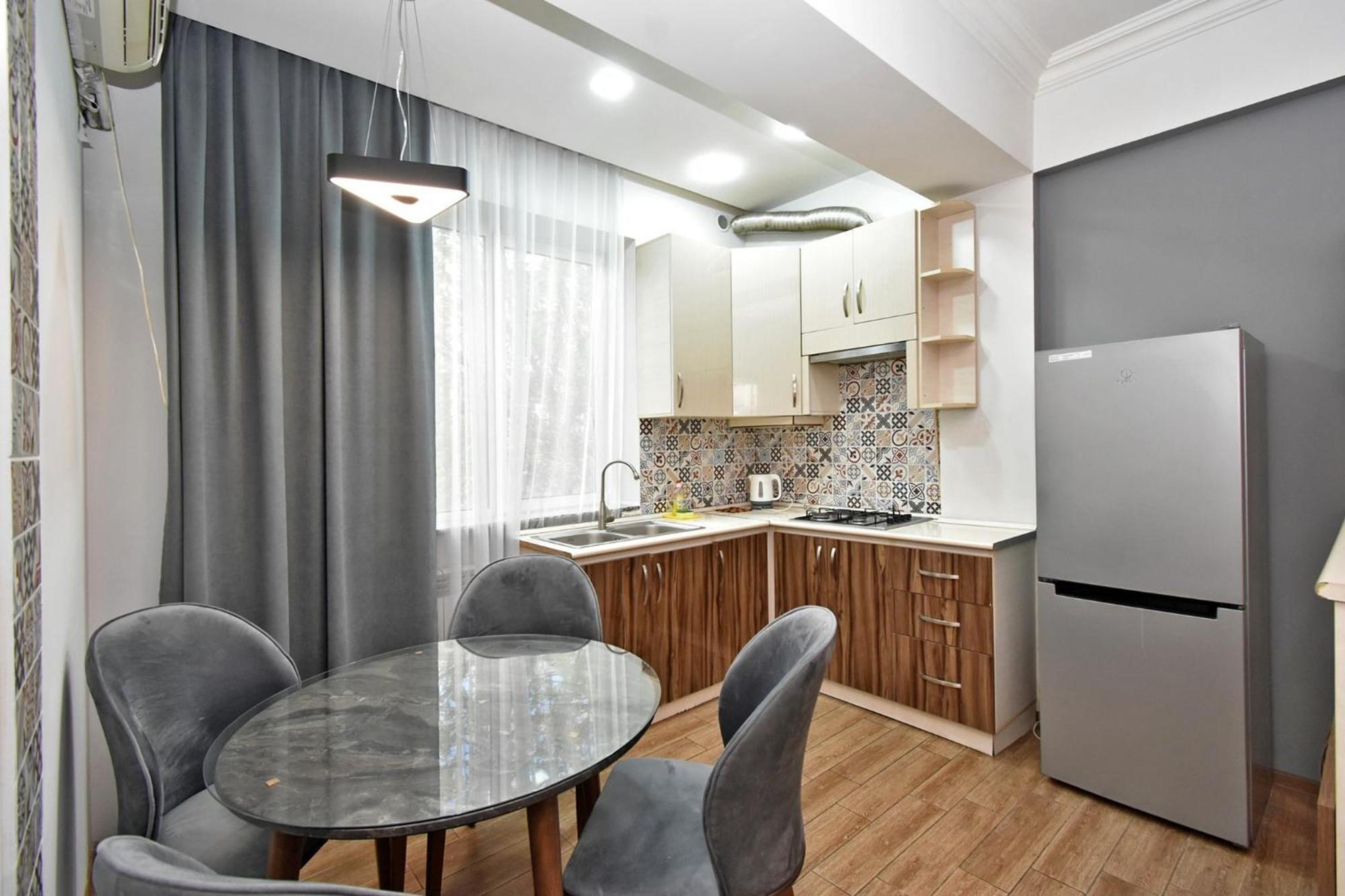 Rent Inn Yerevan On Chaykovski Street Екстериор снимка